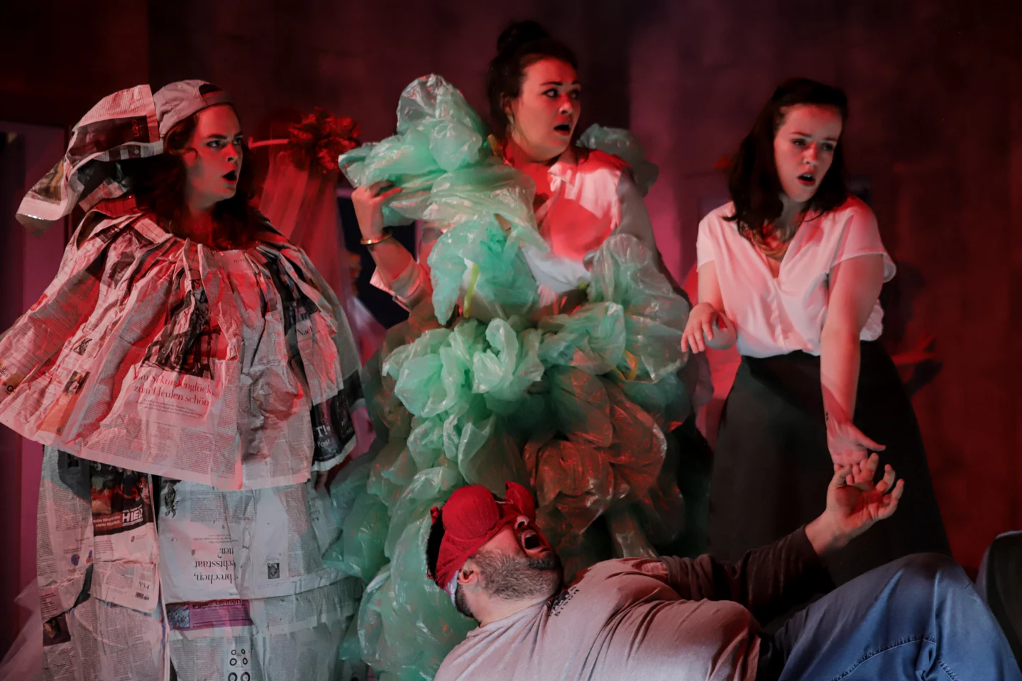 Donata Meyer-Kranixfeld in a vivid contemporary opera production